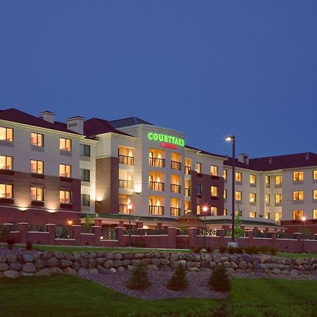 Courtyard By Marriott Madison East Hotel Exterior photo